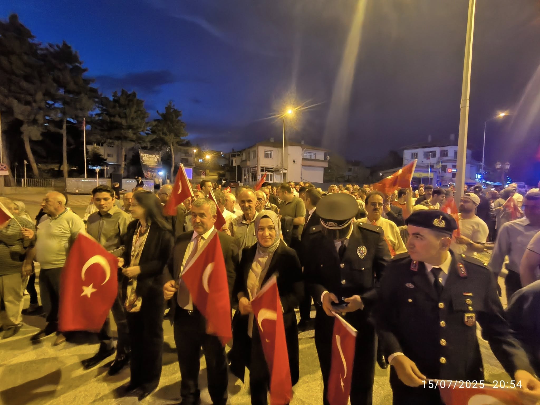 15 Temmuz Şehitlerini Anma Demokrasi ve Milli Birlik Günü tüm yurtta olduğu gibi ilçemizde de çeşitli etkinliklerle kutlandı.