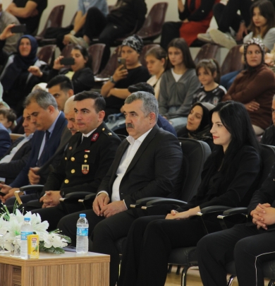19 Mayıs Atatürk'ü Anma Gençlik ve Spor Bayramı tüm yurtta olduğu gibi ilçemizde de törenle kutlandı.