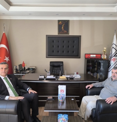 Amasya 112 Acil Çağrı Merkezi Müdürü Okan KESKİN, Belediye Başkanımız Cihan DEMİR’i makamında ziyaret etti.
