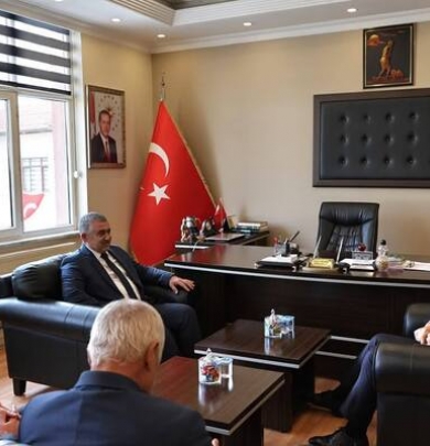Amasya Valimiz Sayın Önder BAKAN,Belediye Başkanımız Sayın Cihan DEMİR ‘i ziyaret etti. 