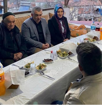 Belediye Başkanımız Cihan DEMİR,  Şehit Ailesinin İftarına Konuk Oldu.