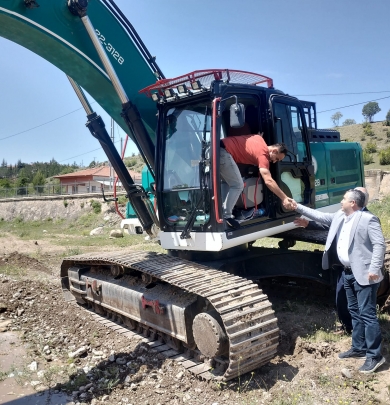 İlçemiz İçerisinden Geçen Kızırcaören Deresi, Islah ve Temizlik Çalışmalarına Başlandı.