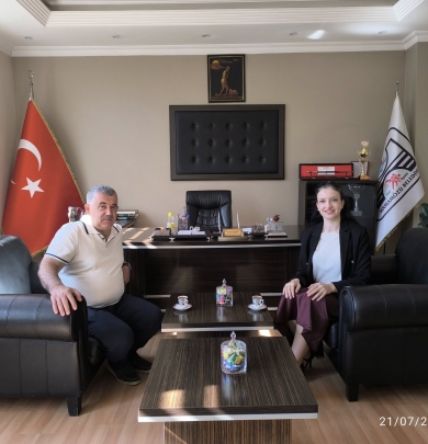 İlçemizde görev süresi sona eren Kaymakam Büşra ERDOĞAN DURAMAZ Belediye Başkanımız Cihan DEMİR’e veda ziyaretinde bulundu.