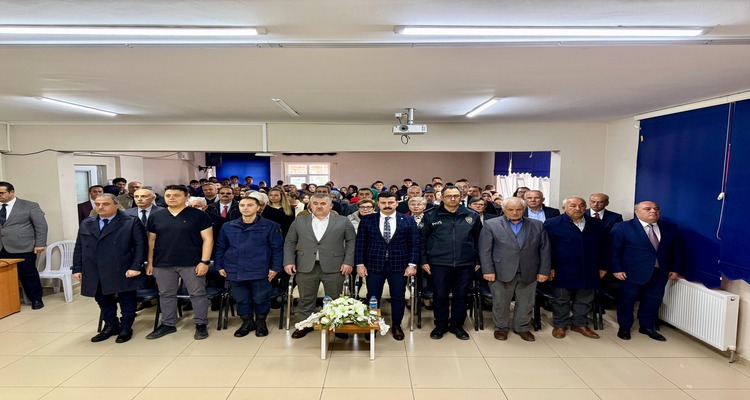 Belediye Başkanımız Cihan DEMİR, İlçe Milli Eğitim Müdürlüğü tarafından düzenlenen 24 Kasım Öğretmenler Günü Kutlama Programı’na katıldı.