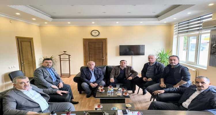 Gümüşhacıköy Ticaret ve Sanayi Odası Yönetim Kurulu Başkanı Ali KOCA,  Belediye Başkanımız Cihan DEMİR'i ziyaret etti.