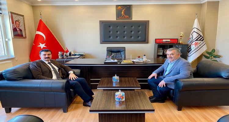 İlçemiz Kaymakamı Sn. Ertuğrul ARSLAN, Belediye Başkanımız Sn. Cihan DEMİR'e makamında iade-i ziyarette bulundu.