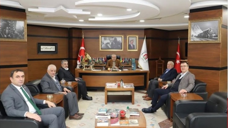 Belediye Başkanımız Cihan DEMİR, Amasya Üniversitesi Rektörü Prof. Dr. Ahmet Hakkı TURABİ'yi makamında ziyaret etti.