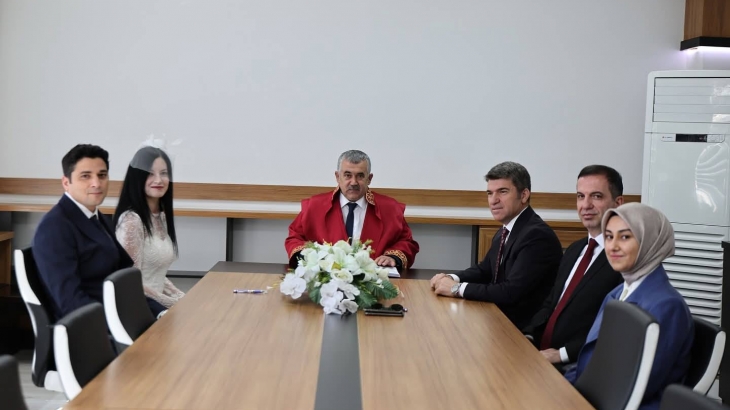 Başkan DEMİR, İlçemiz Kaymakam V. Büşra ERDOĞAN ile Caner DURAMAZ'ın nikah akdini gerçekleştirdi.