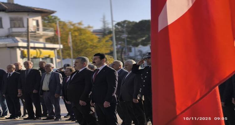 Türkiye Cumhuriyeti'nin kurucusu Gazi Mustafa Kemal Atatürk, ölümünün 87. Yılında İlçemizde düzenlenen törenlerle anıldı.