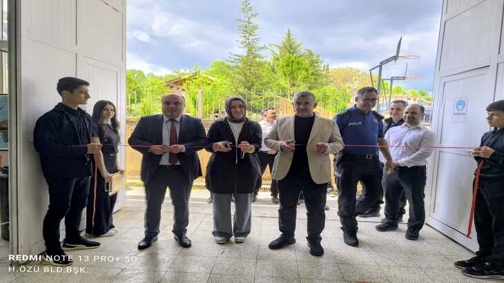 Adil Candemir Anadolu Lisesi.