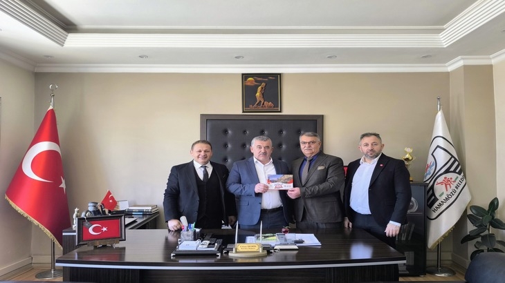 Belediye Başkanımız Cihan DEMİR, Amasya Dernekler Federasyonu Genel Başkanı Turan SAYAR ve beraberindeki heyeti belediyemizde ağırladı.